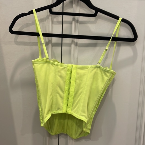 Corset - Picture 3 of 4